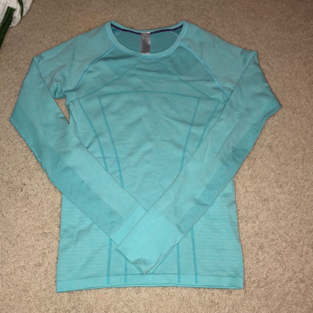 Long sleeve Ivivva stretch shirt💙